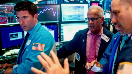 Traders-New-York-Stock-Exchange-NYSE